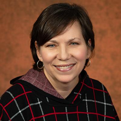 Head shot of FIN employee Stephanie Hart