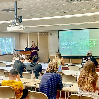 Anna Romanova, former member of Ukrainian Parliament and current visiting associate in research at LSI and member of FSU's Ukraine Task Force, addresses a class.