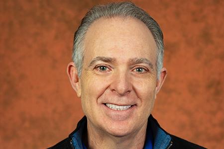 Headshot photo of Elliott Finebloom